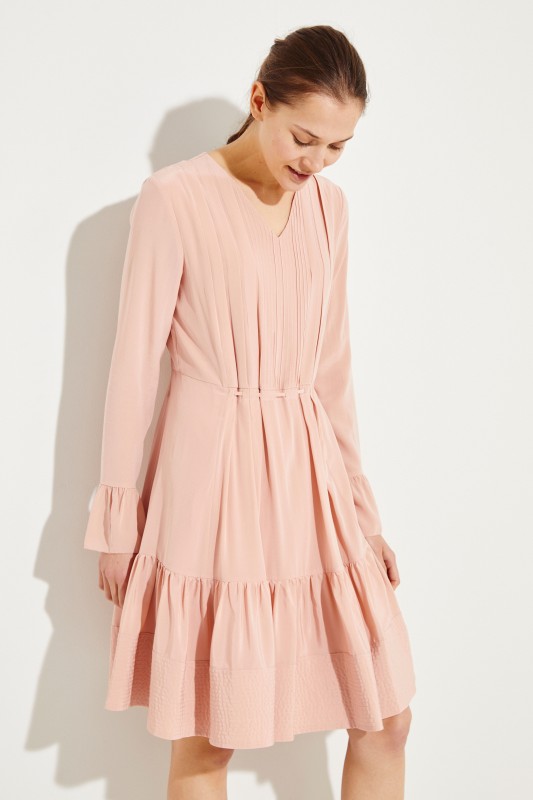 Seidenkleid mit Plissee-Details Rosé