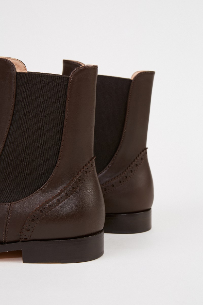Leder-Chelsea-Boot mit Budapestermuster Cognac