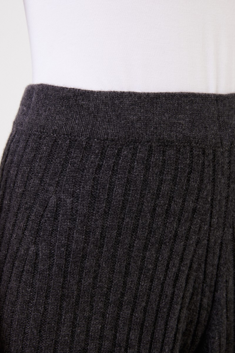 Iris von Arnim Cashmere-Hose 'Cummin' mit weitem Bein Anthrazit
