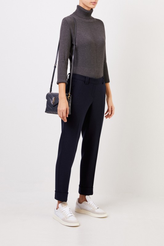 Rollkragenpullover mit Strickdetails Grau