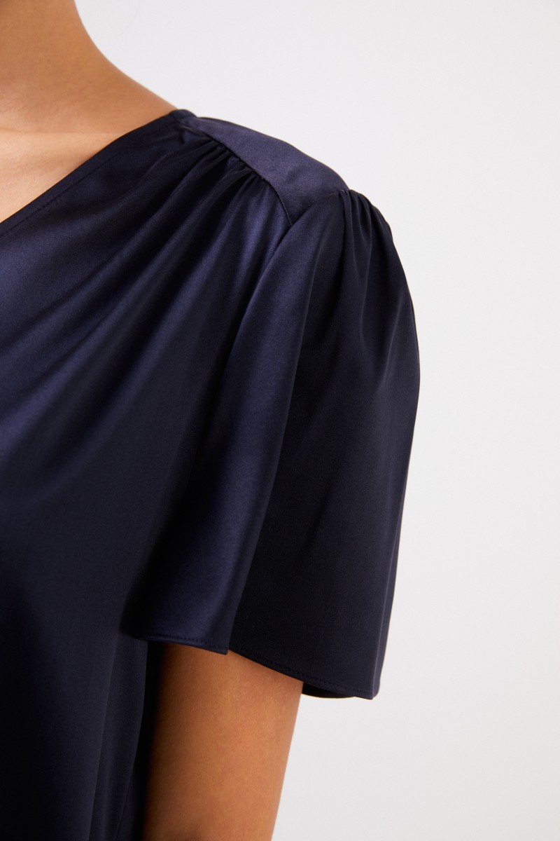 Seidentop mit V-Neck Marineblau