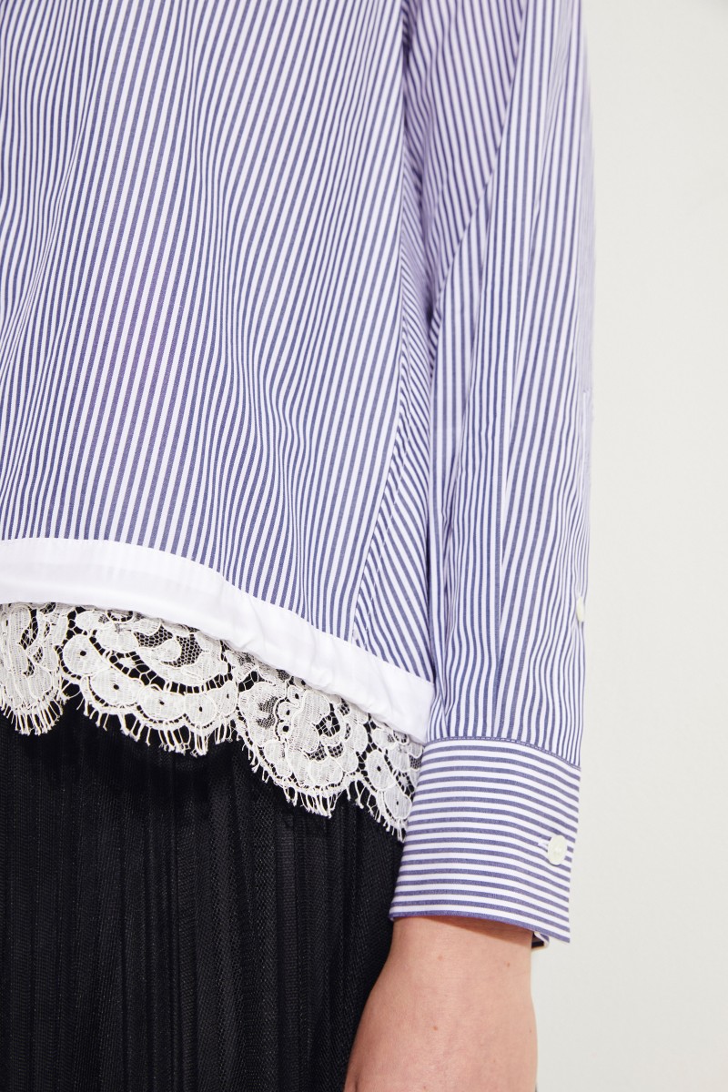 Gestreifte Bluse mit Spitzendetails Blau/Weiß
