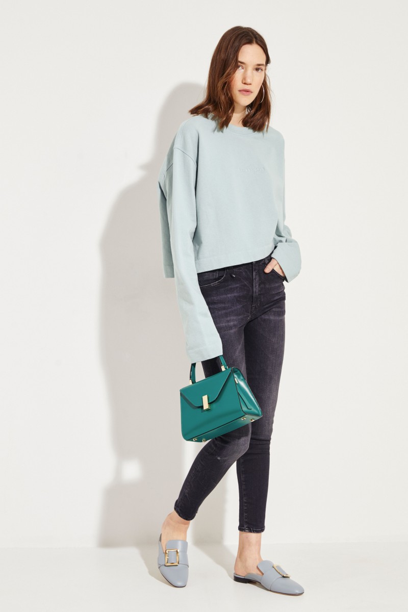 Gecropptes Baumwoll-Sweatshirt Hellblau