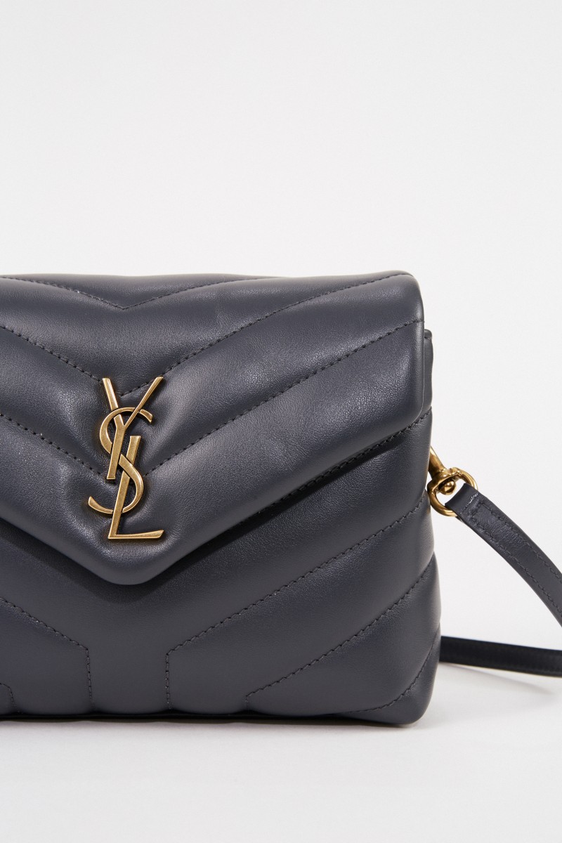 Umhängetasche 'Pouche Monogramm' Grau/Gold