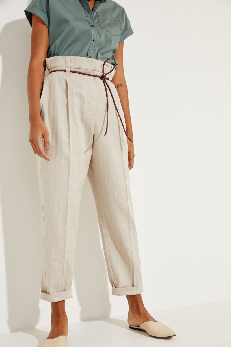 Baumwoll-Leinen Hose mit Ledergürtel Beige