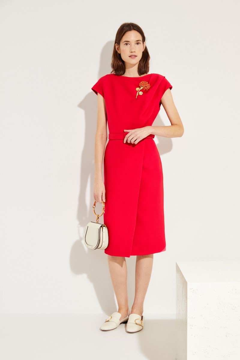 Seidenwollkreppkleid mit Brosche Rot