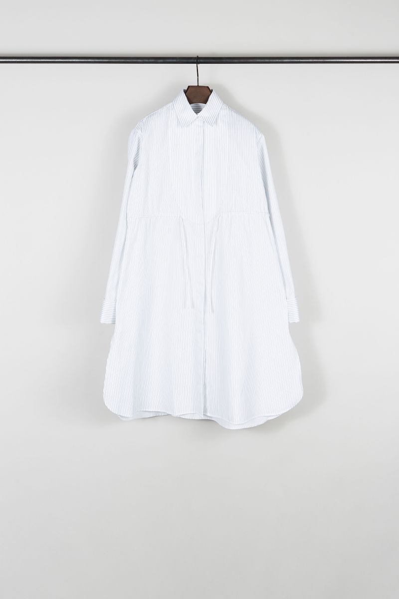 Gestreiftes Hemdblusenkleid mit Bindeelement Weiß