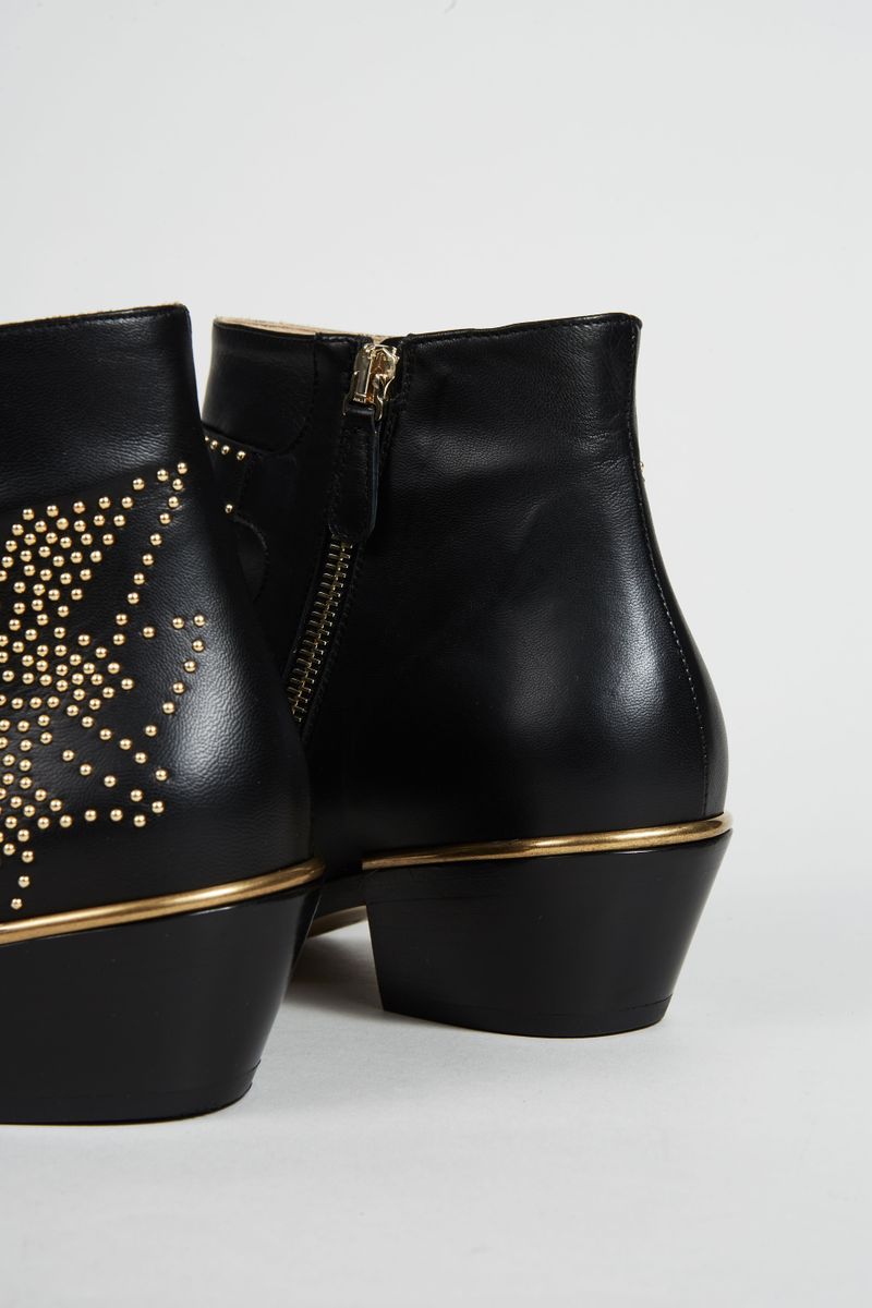 Stiefelette 'Susanna' mit Nieten Schwarz/Gold
