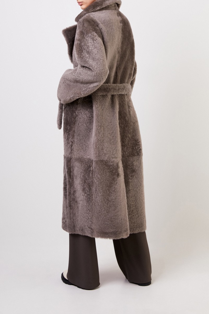 Wende-Lammfellmantel mit Gürtel Taupe