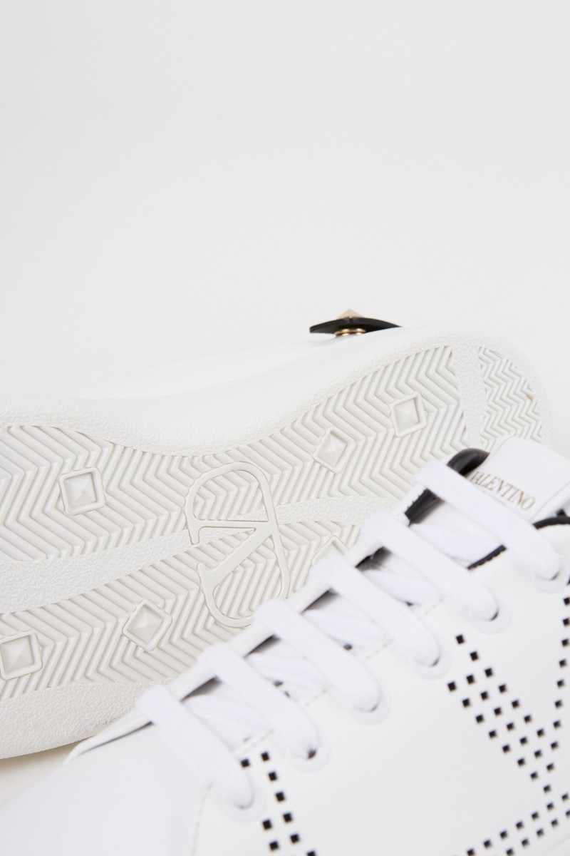Valentino Sneaker mit Schmuckdetail Weiß/Schwarz