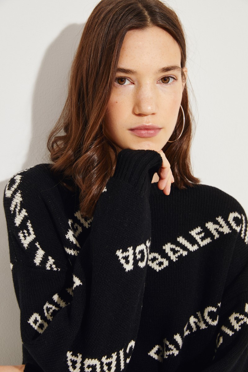 Oversize Wollpullover mit Schriftzug Schwarz/Weiß