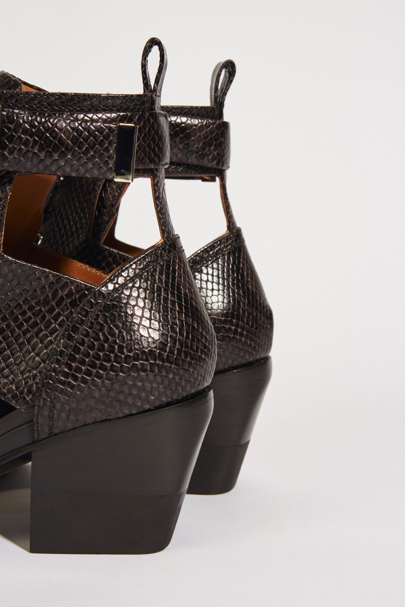 Ankle-Boots mit Cut-Outs Schwarz