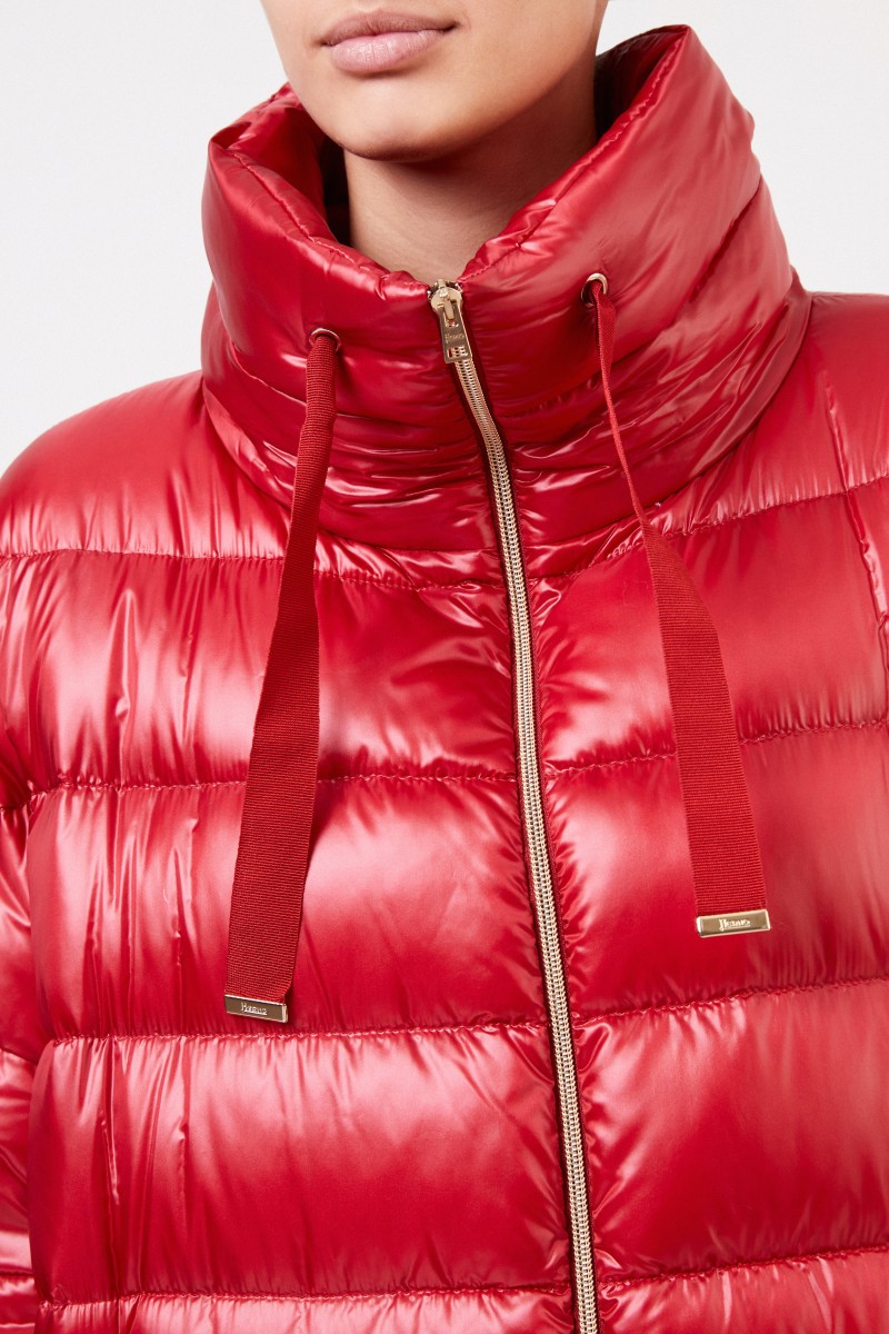 Herno Langer Daunenmantel mit Ripsbanddetail Rot