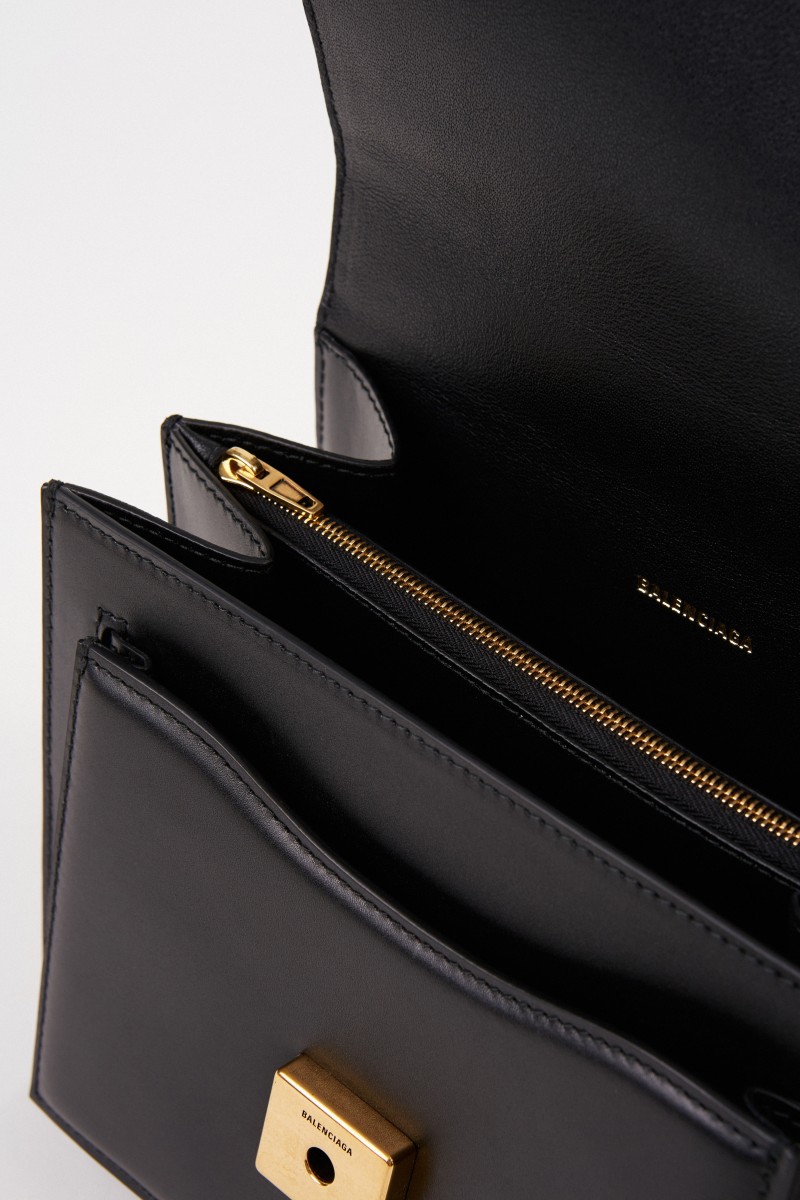 Leder-Tasche mit Kettenriemen Schwarz