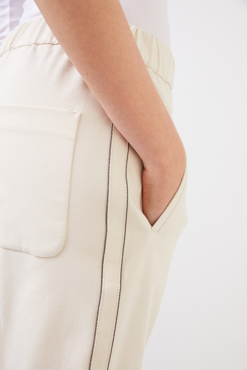 Baumwoll-Hose mit seitlicher Perlenverzierung Crème