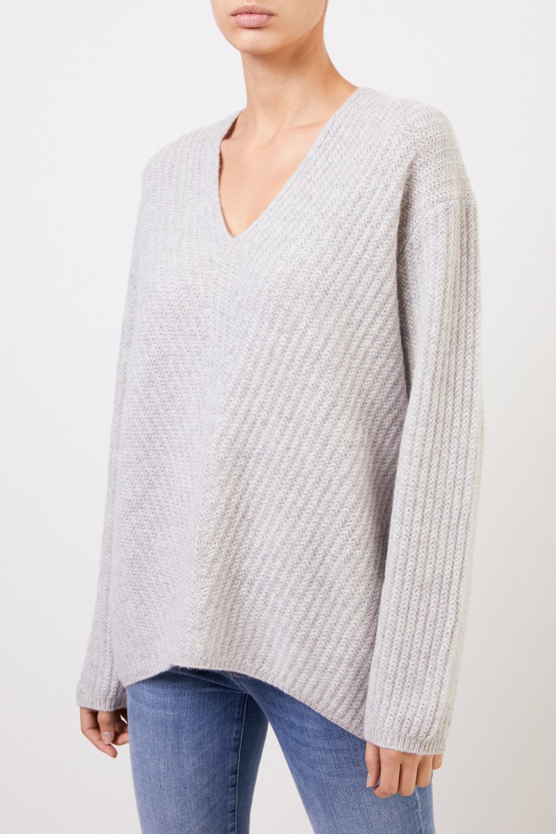 Cashmere-Pullover mit V-Neck Grau