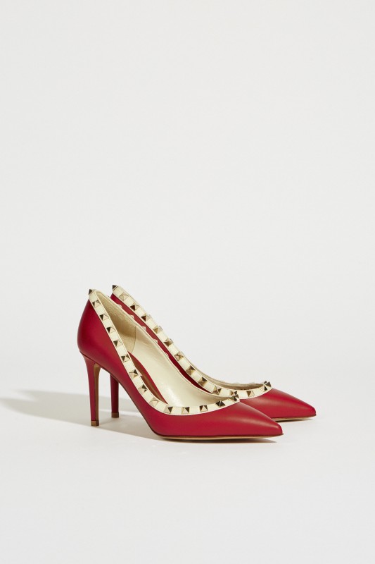 Leder-Pump mit Nietendetails Rot
