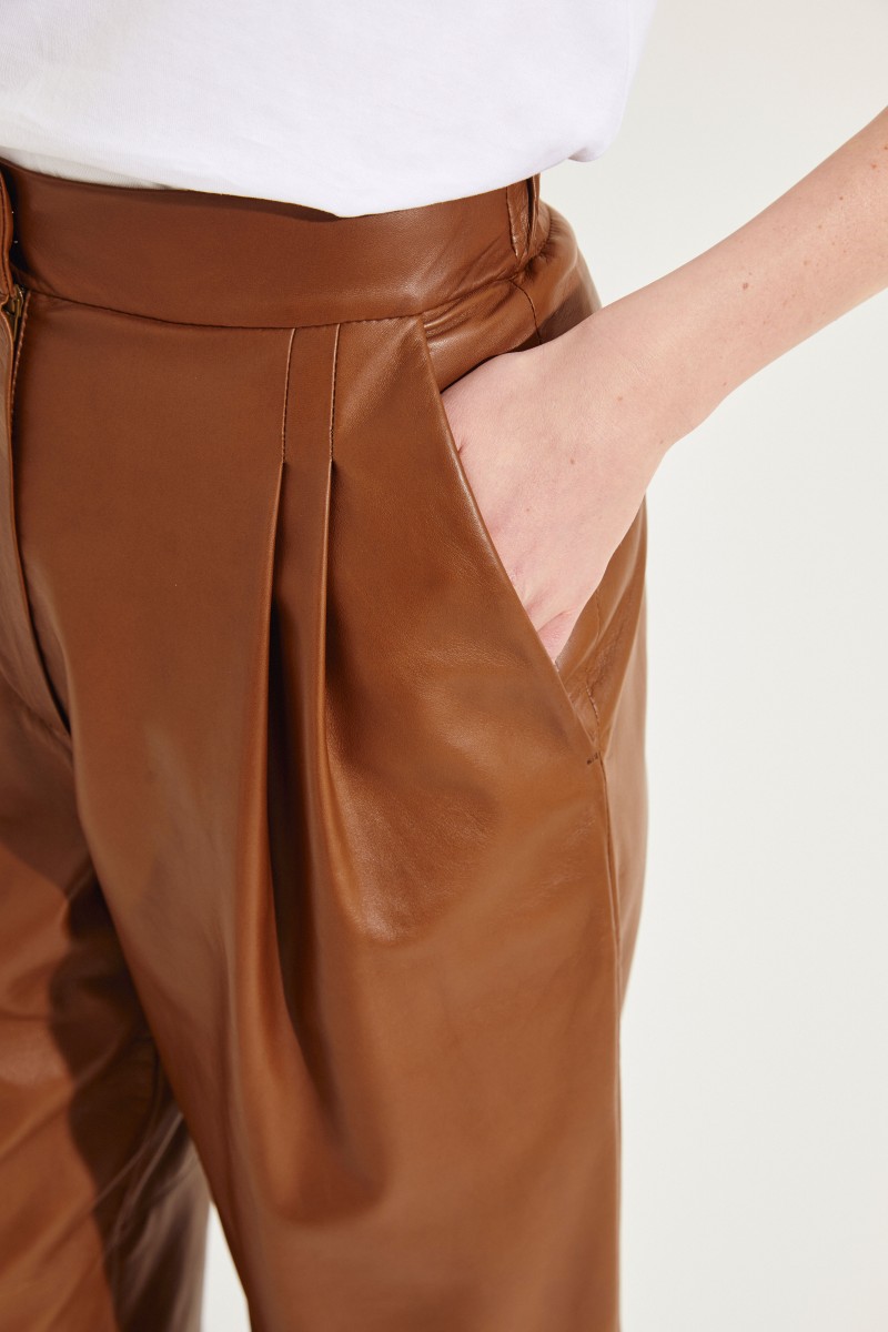 Leder-Bundfaltenhose Braun