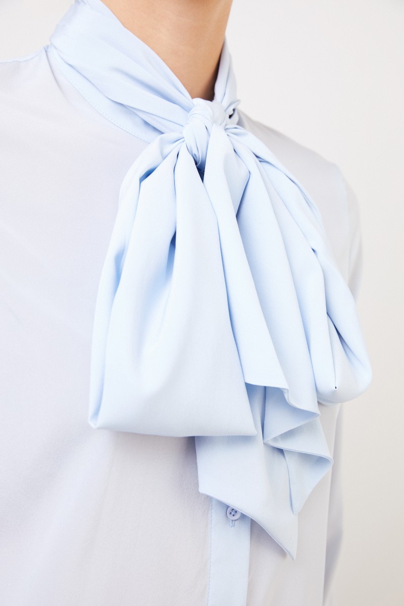 Steffen Schraut Seidenbluse mit abnehmbarem Bindedetail Hellblau