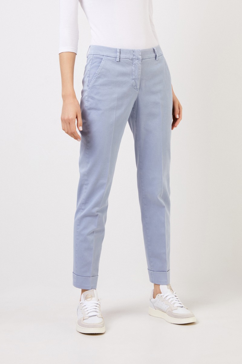 Cappellini Baumwoll-Hose mit umgeschlagenen Säumen Hellblau