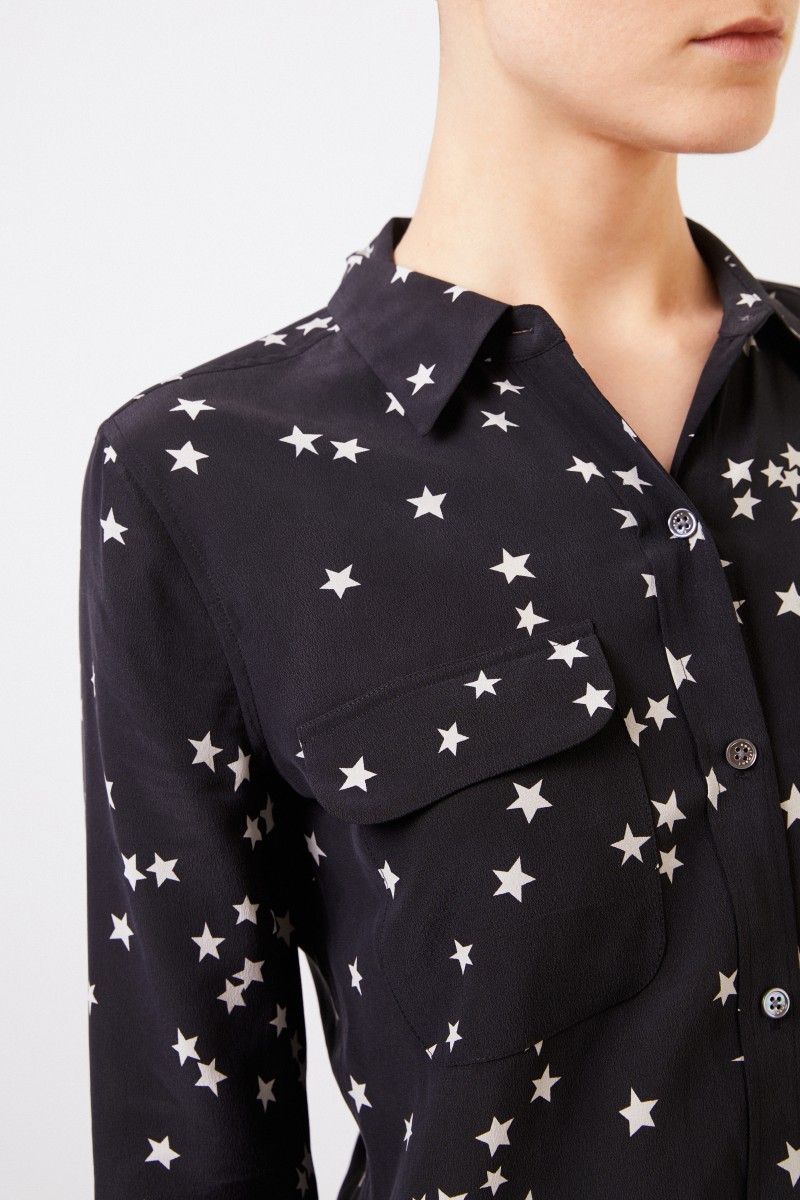 Equipment Seiden-Bluse 'Slim Signature' mit Sternenmotiv Schwarz/Weiß