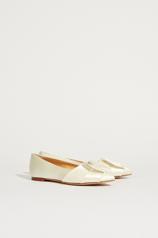 Satin-Brautflat mit Schleifendetail Weiß
