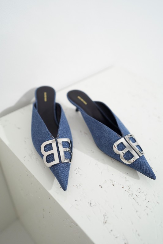 Pantolette mit Kitten-Absatz Blau