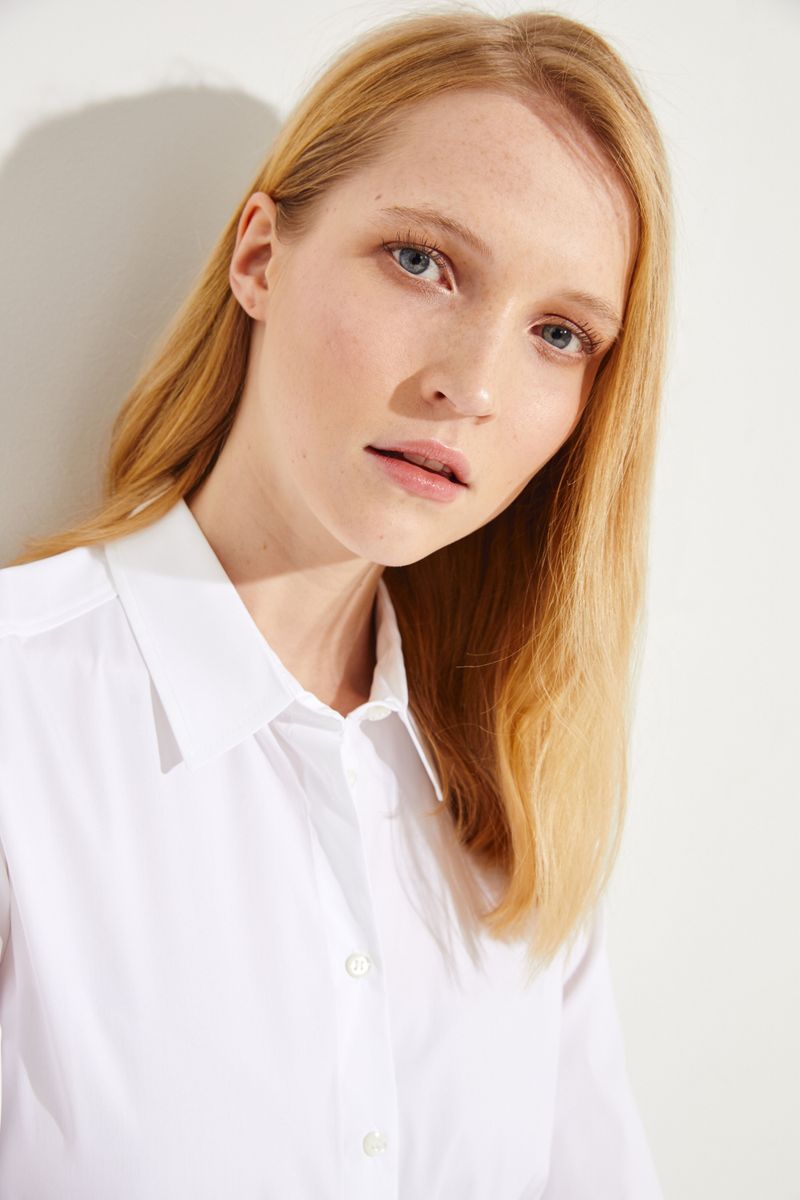 Klassische Bluse mit Ziernähten Weiß