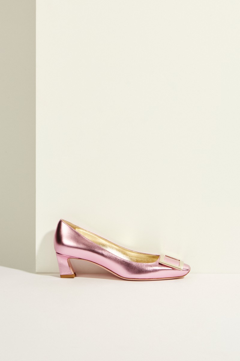 Leder-Pump 'Belle Vivier Trompette' mit Schnalle Rosé-Metallic