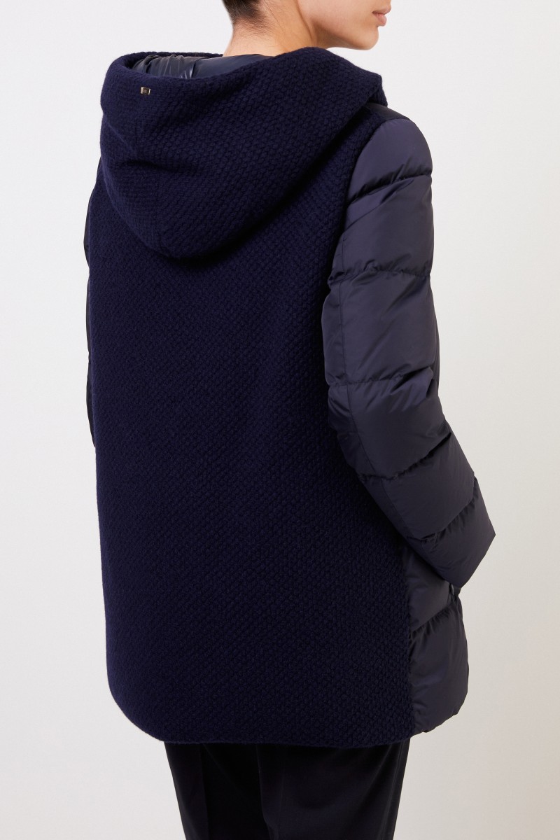 Herno Daunenmantel mit Strickdetails und Kapuze Marineblau
