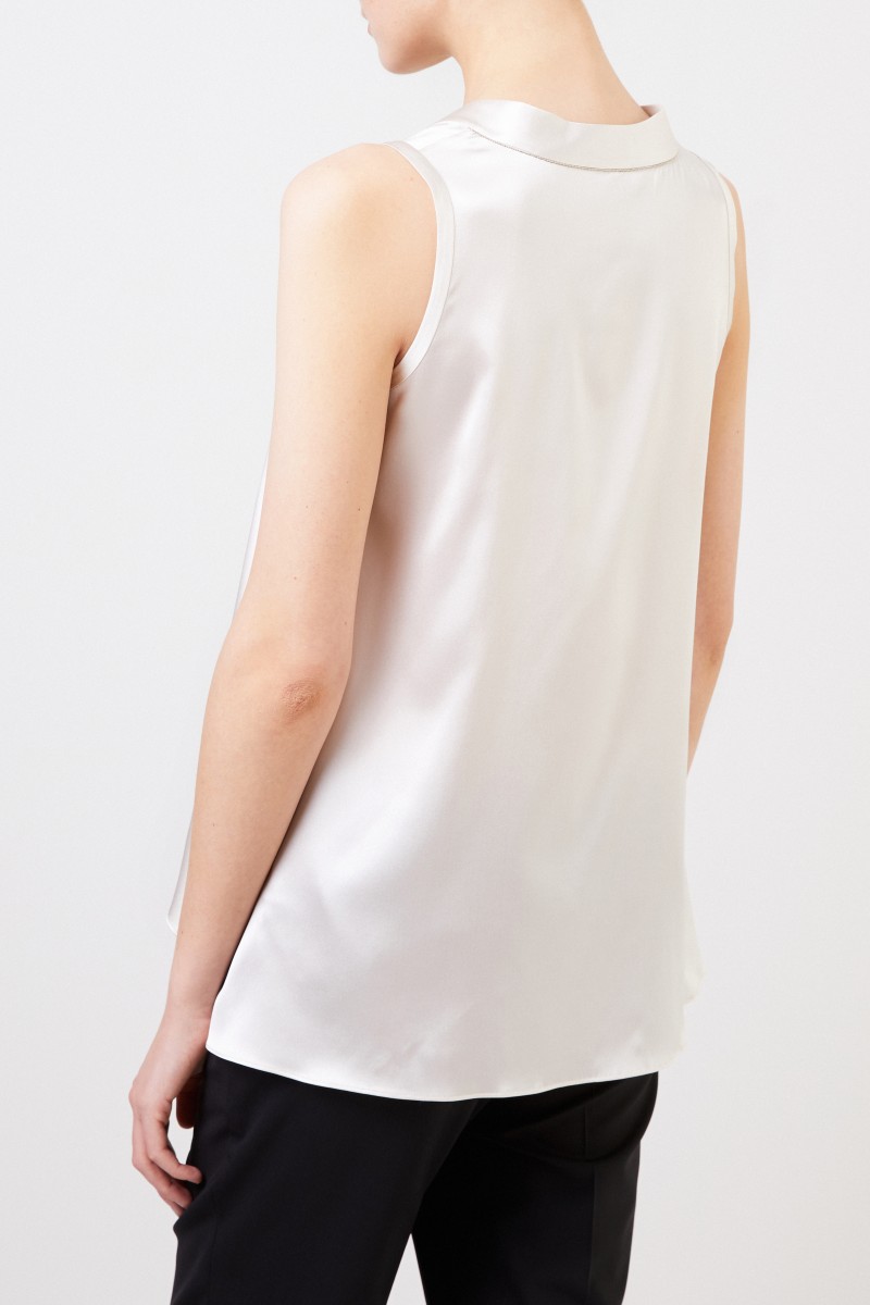Brunello Cucinelli Seidentop mit V-Neck Vanille