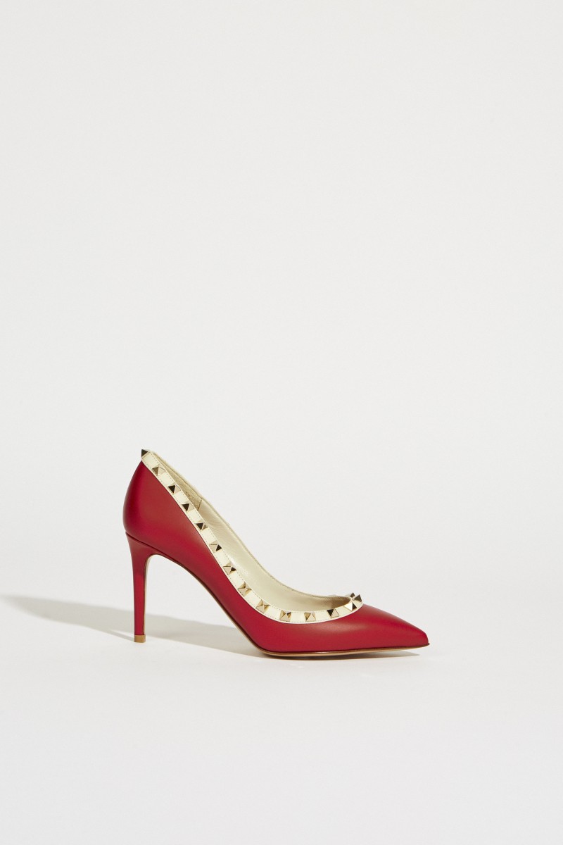 Leder-Pump mit Nietendetails Rot