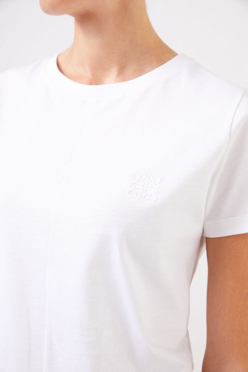 T-Shirt mit frontaler Logostickerei Weiß