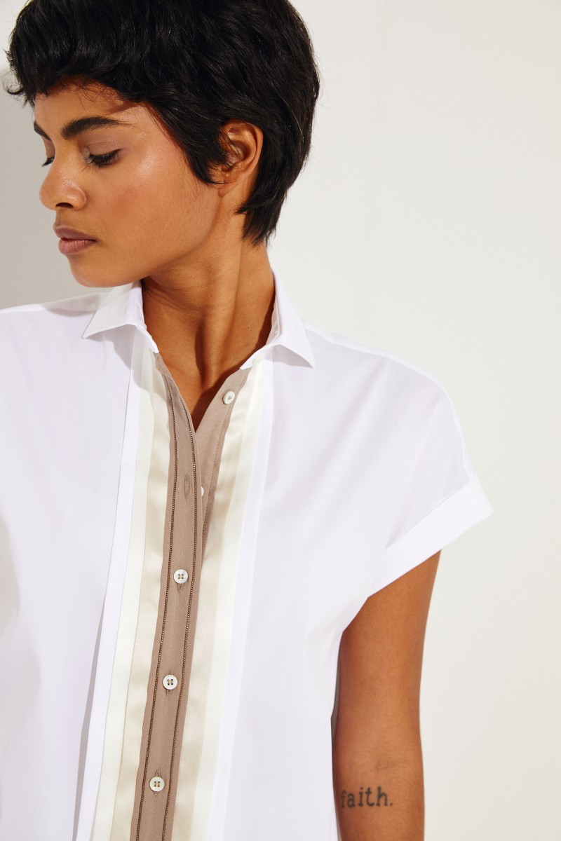 Kurzarm Bluse mit Perlenverzierung Weiß