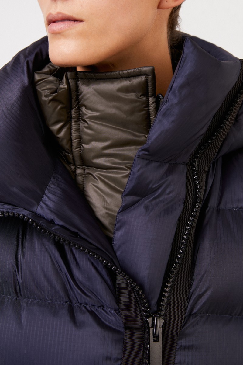 Sacai Daunenmantel im Layering-Look Marineblau/Khaki