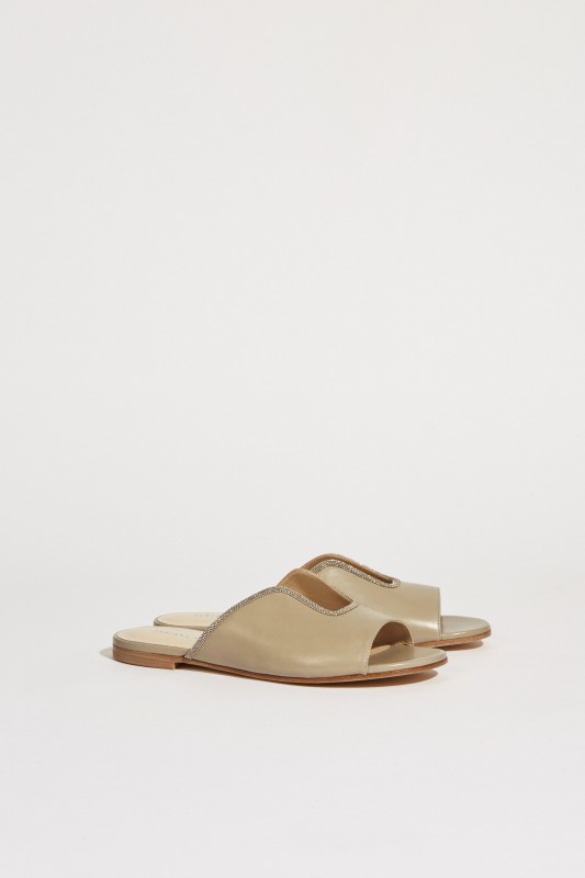 Leder-Sandale mit Perlenverzierung Taupe