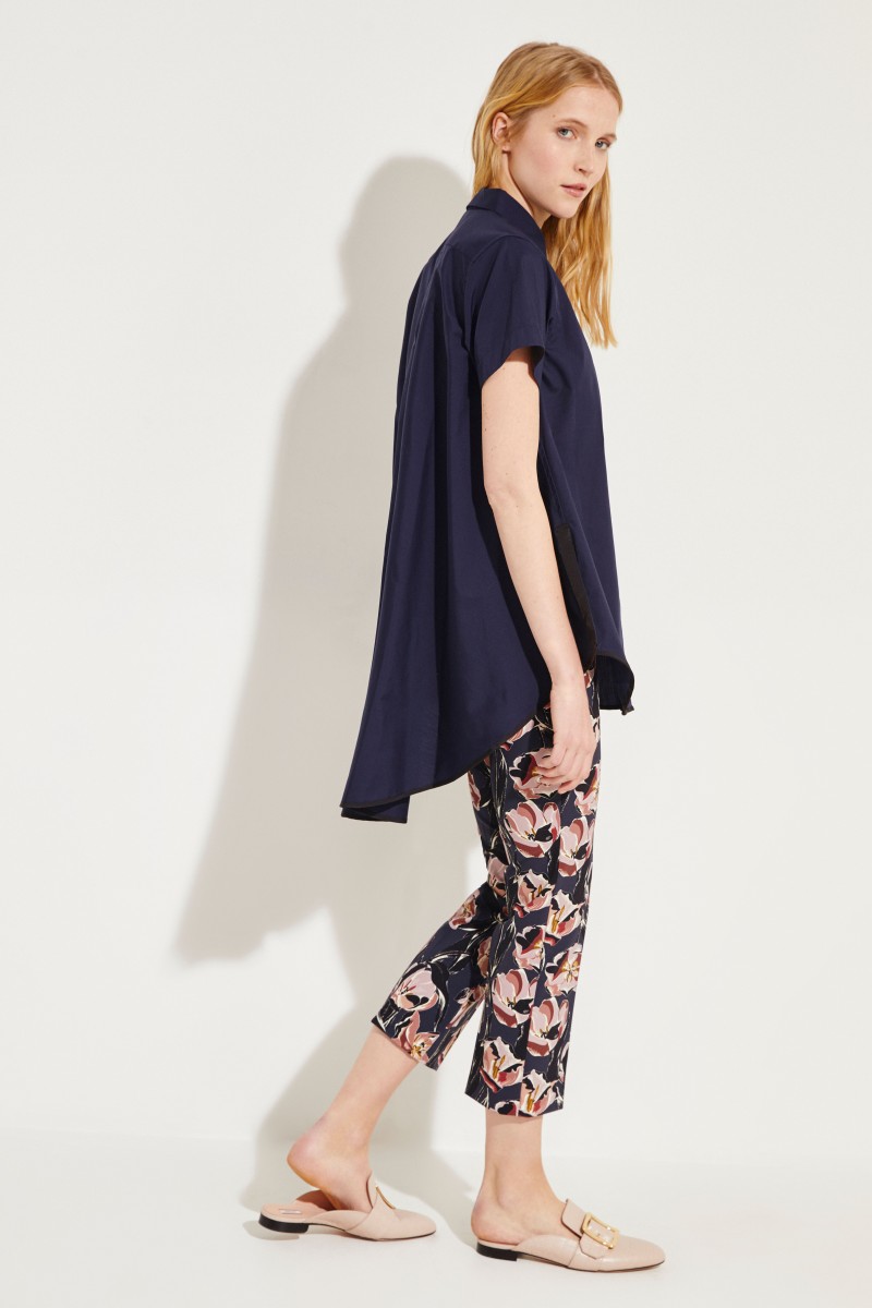 Bluse mit verkürzter Front Marineblau