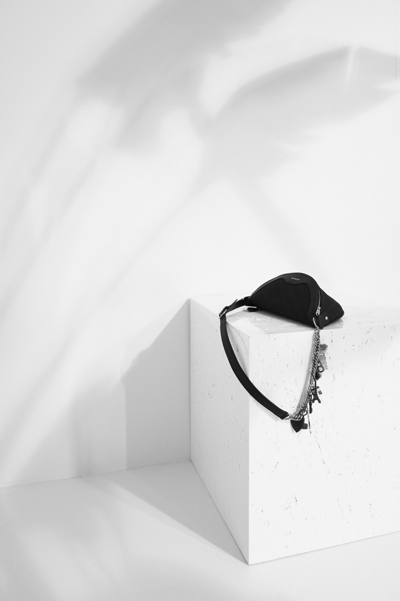 Tasche mit Souvernir-Charms Schwarz
