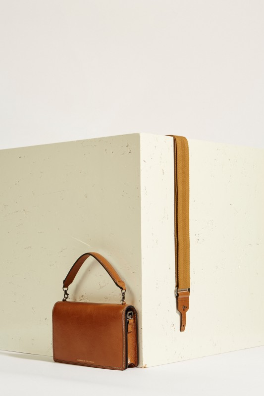 Tasche mit Perlenverzierung Braun