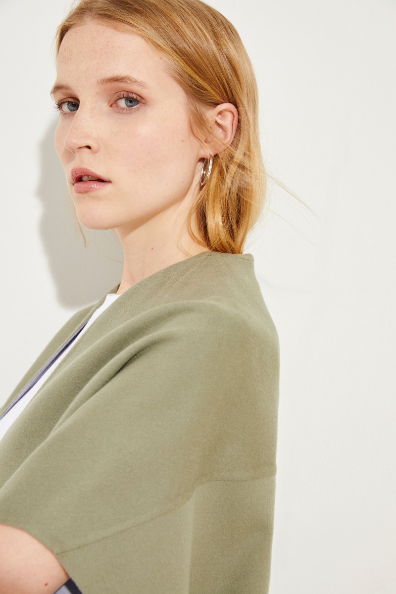 Cape mit Lederfransen-Details Oliv