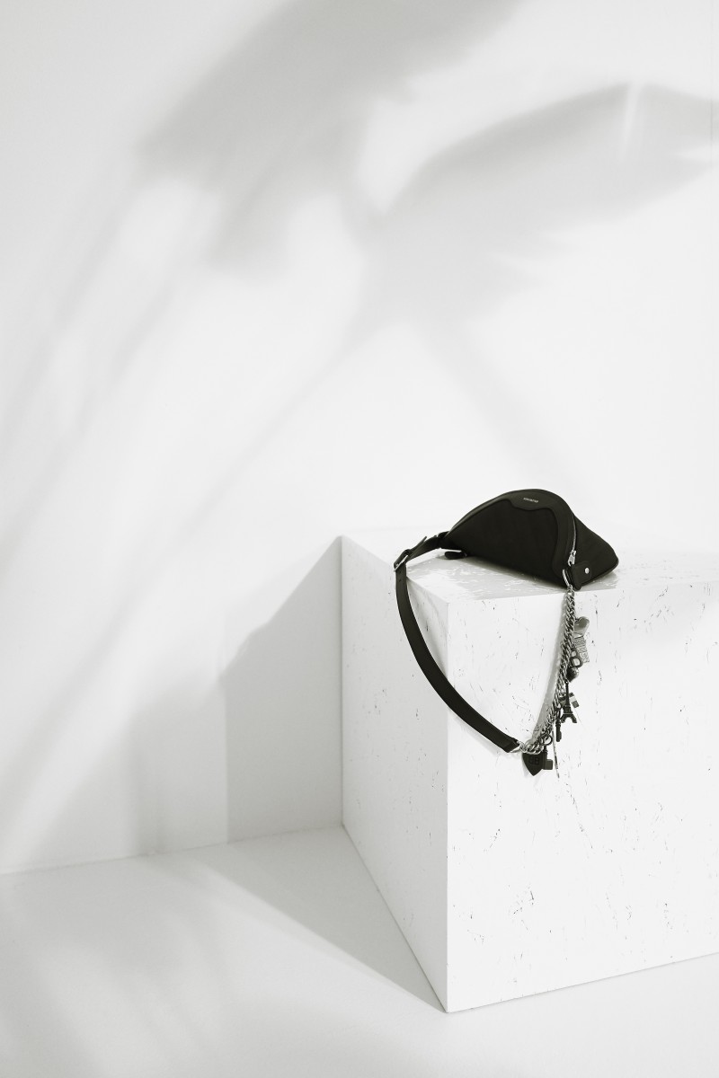 Tasche mit Souvernir-Charms Schwarz