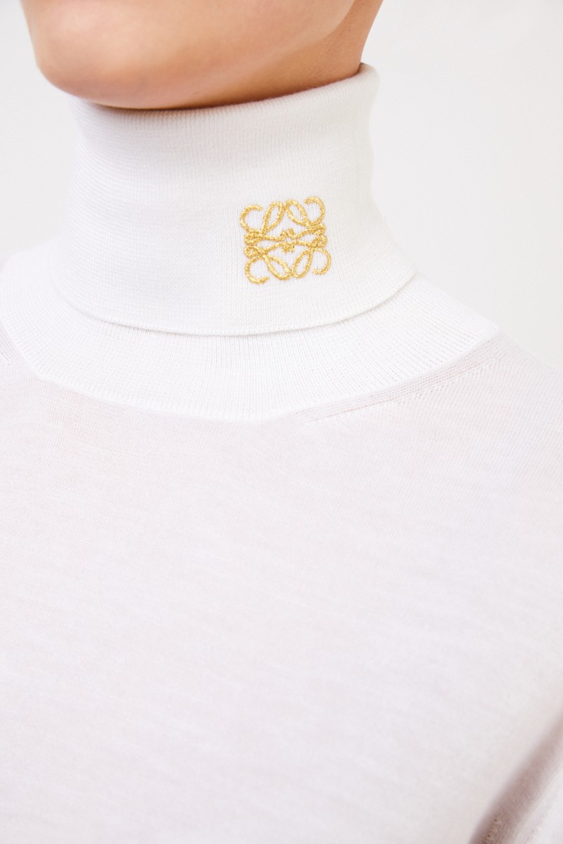 Cashmere-Rollkragenpullover mit Logo Écru/Gold