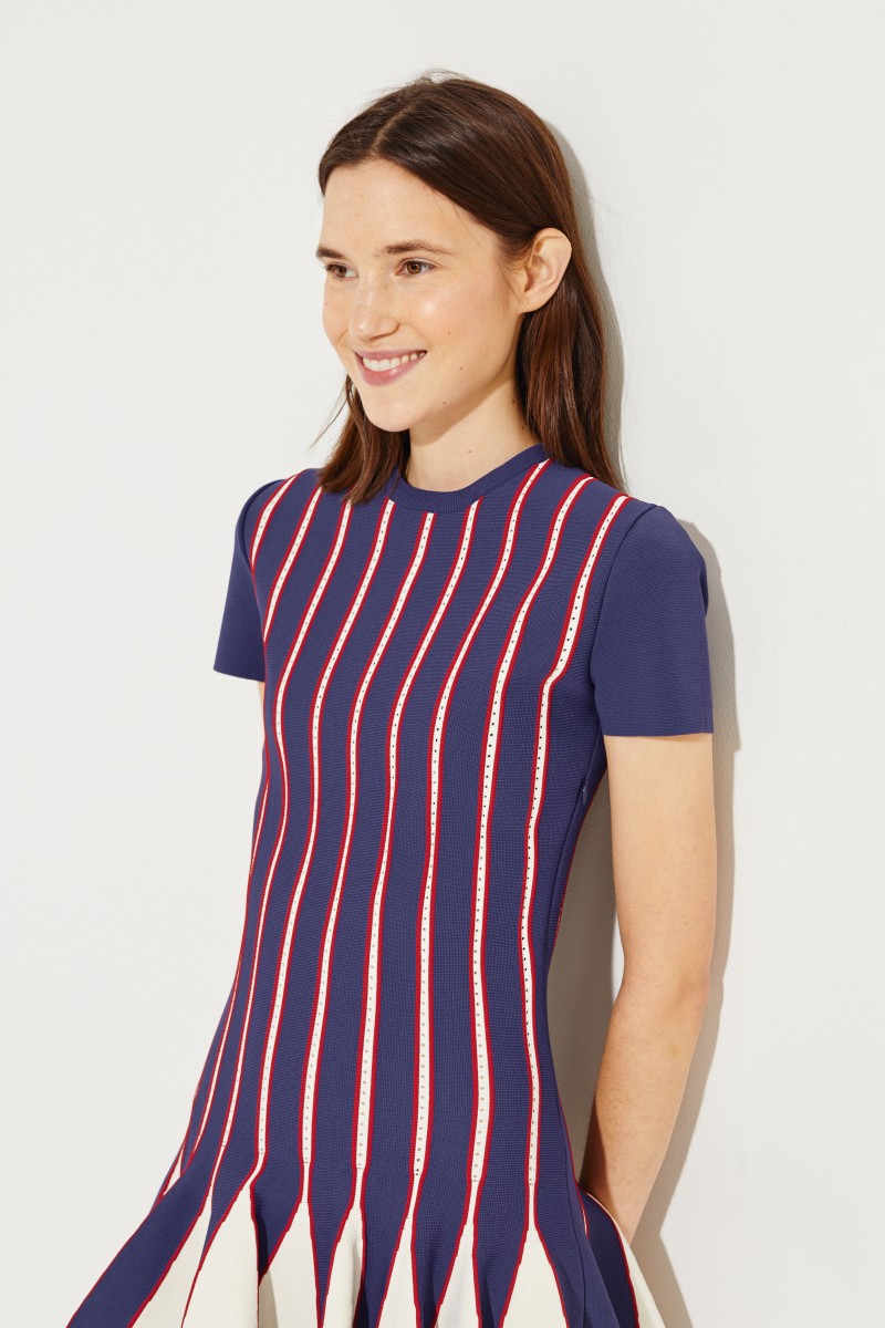 Strick-Kleid mit ausgestelltem Saum Multi