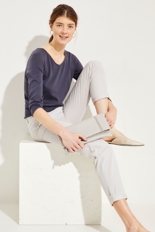 Leder-Clutch mit Perlenverzierung Grau