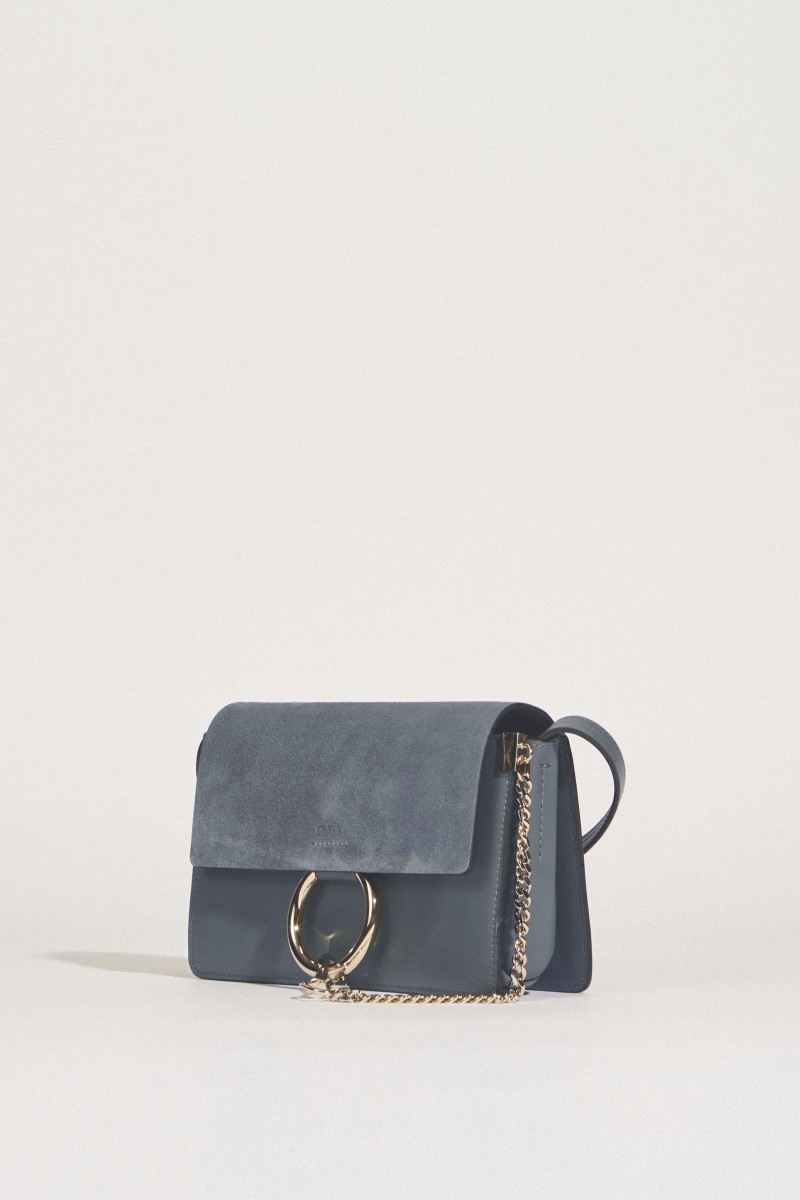 Umhängetasche 'Faye Classic Small' Cloudy Blue
