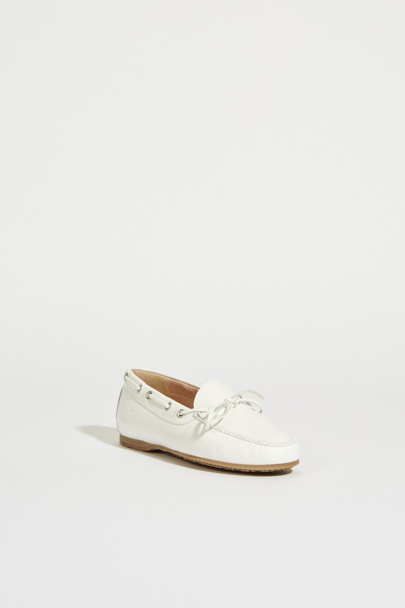 Leder-Schuh mit Schleife Weiß