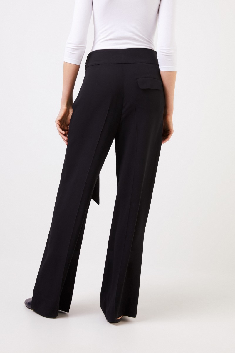 Seiden-Hose mit Bindedetail Schwarz