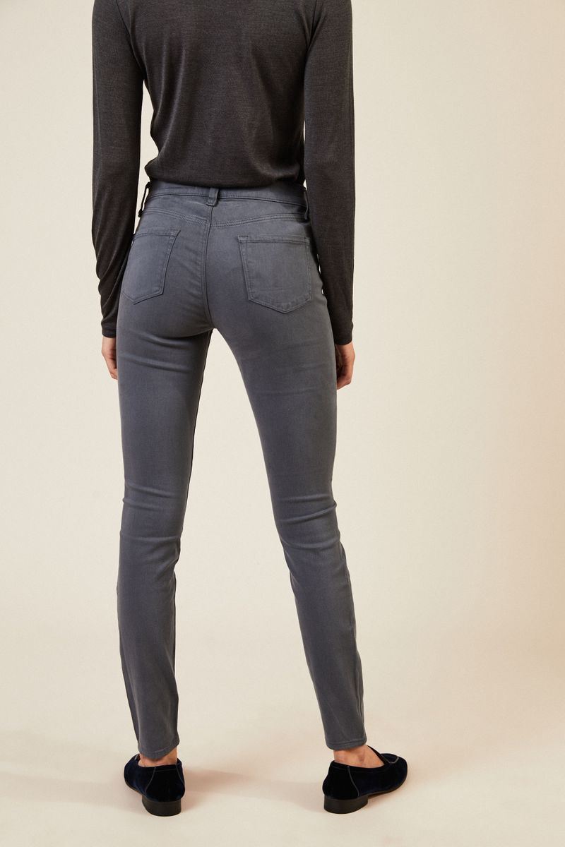 Mid-Rise Super Skinny Ash Grey