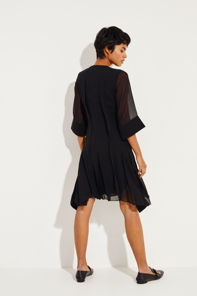 Semitransparentes Kleid mit Lace-Details Schwarz