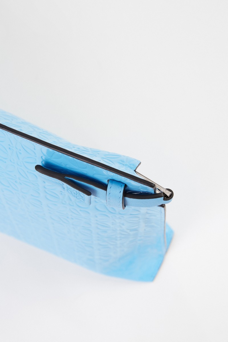 Loewe Clutch 'Pouch Repeat'' mit Logo Hellblau